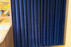 Chelsea Curtain Front on