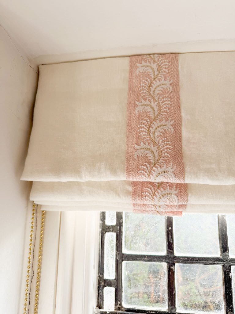 Roman Blinds With Detail